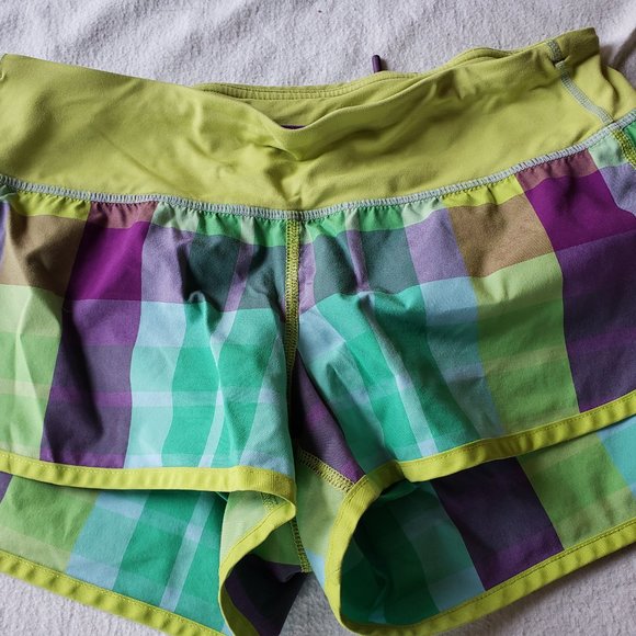 Lululemon Speed Up Shorts. 4 - Picture 6 of 7